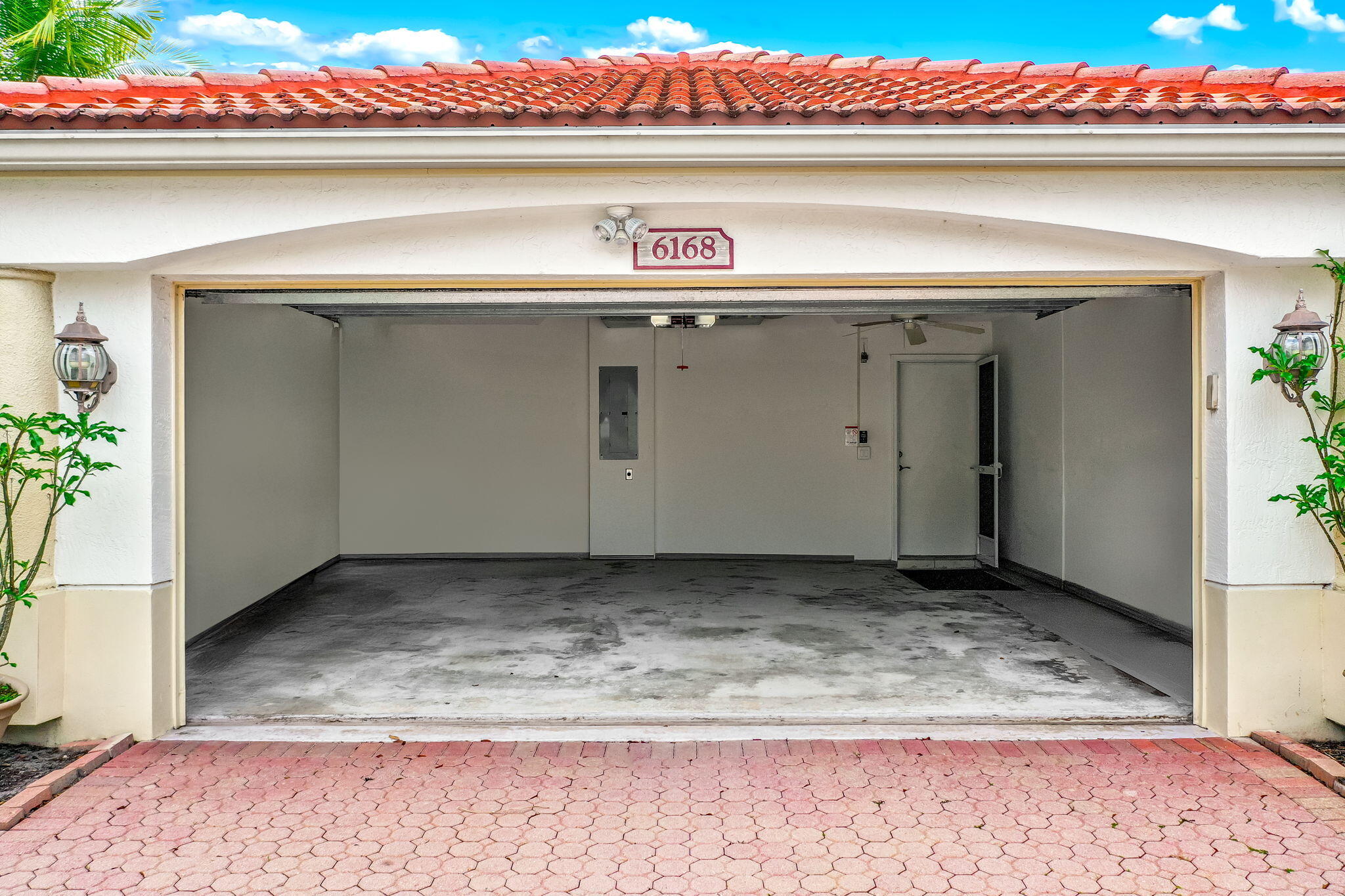 FLORAL LAKES 2 - Residential