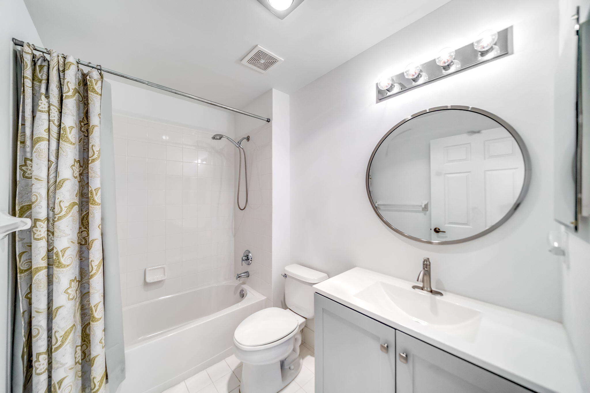 FLORAL LAKES 2 - Residential