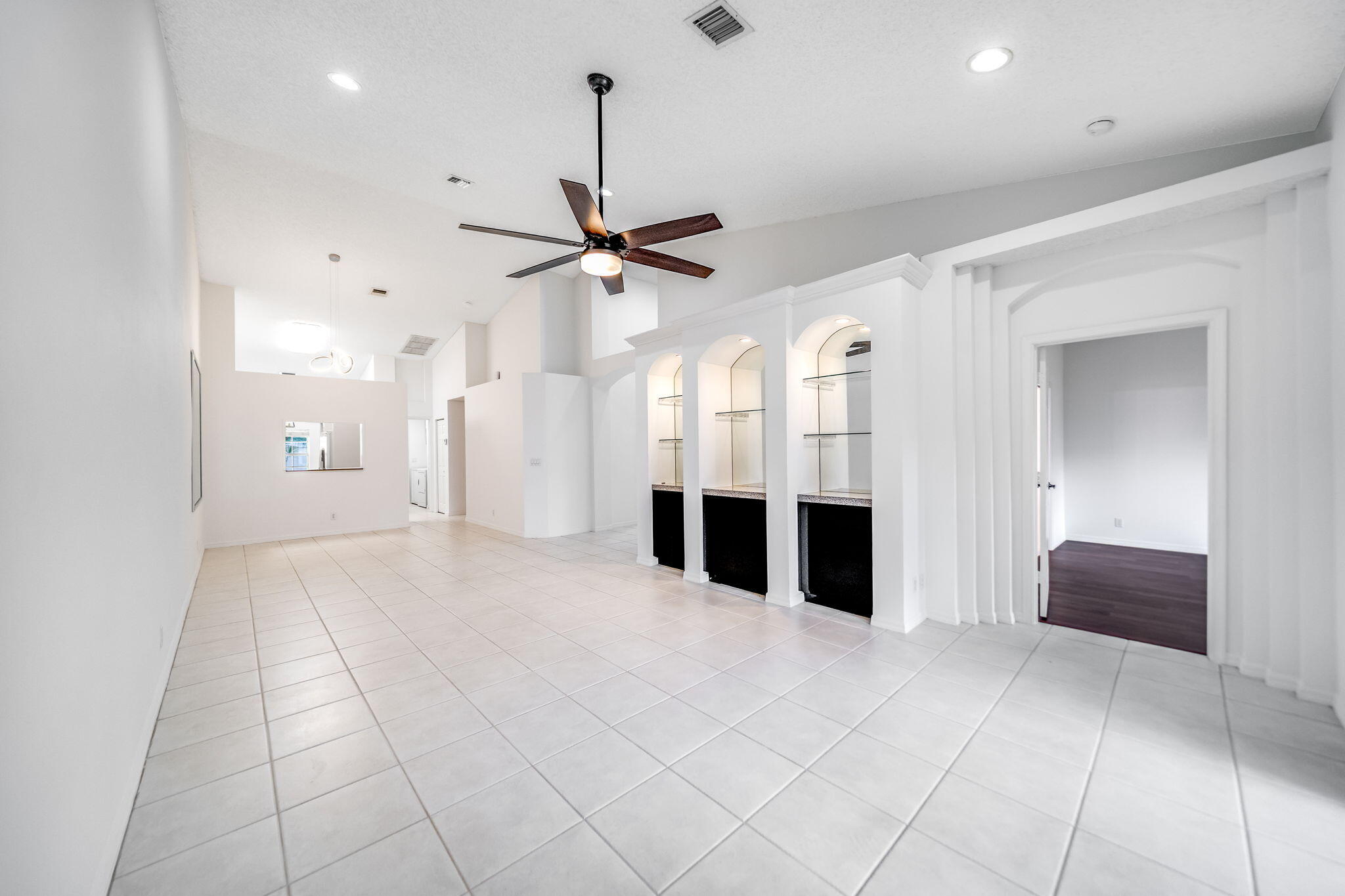 FLORAL LAKES 2 - Residential