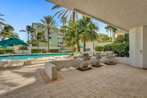 A home in Lauderdale By The Sea