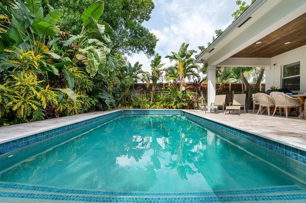 Photo of 716 Ponce De Leon Dr, Fort Lauderdale, FL 33316 (MLS # F10494453)