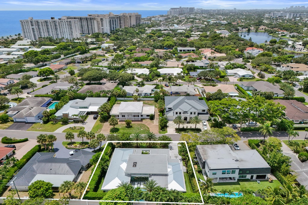 Photo of 7 Tahoe Lane, Sea Ranch Lakes, FL 33308 (MLS # B26068945)