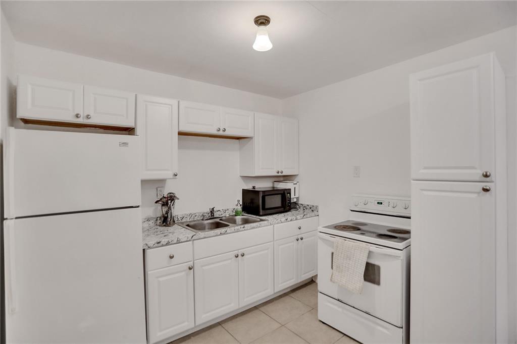 Broadview Country Club Es - Residential