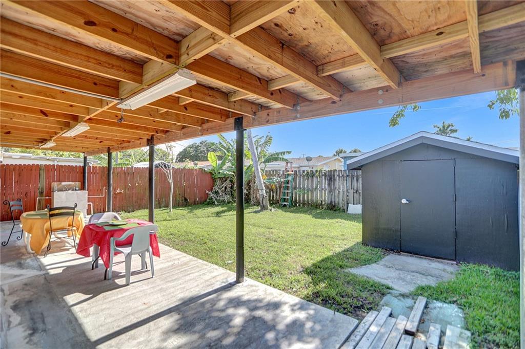 Broadview Country Club Es - Residential