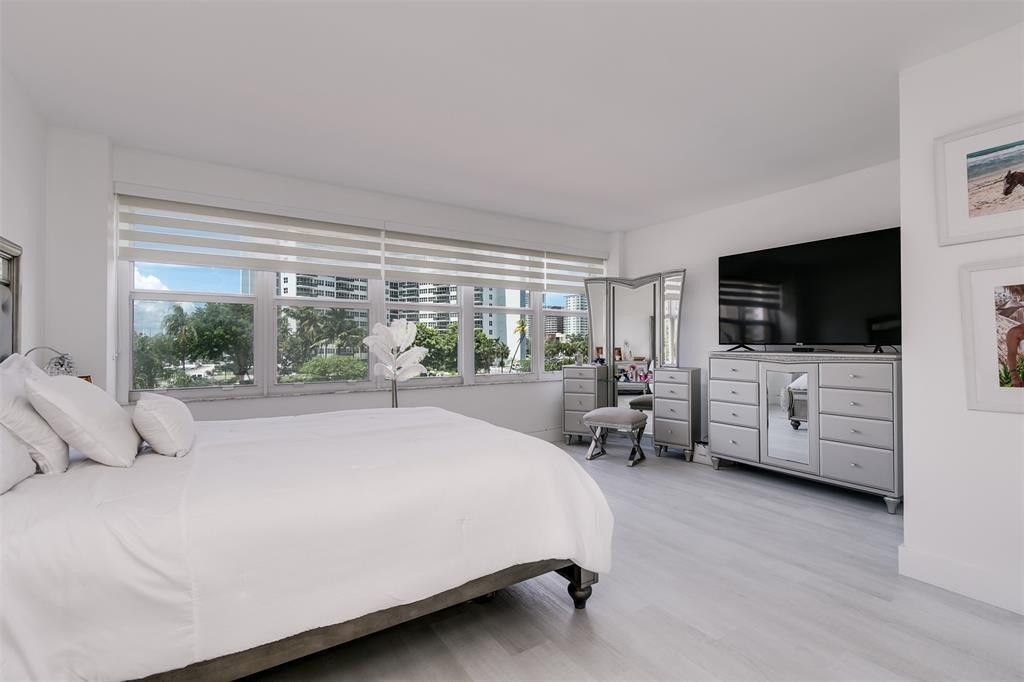 Coral Ridge Towers South - Residential