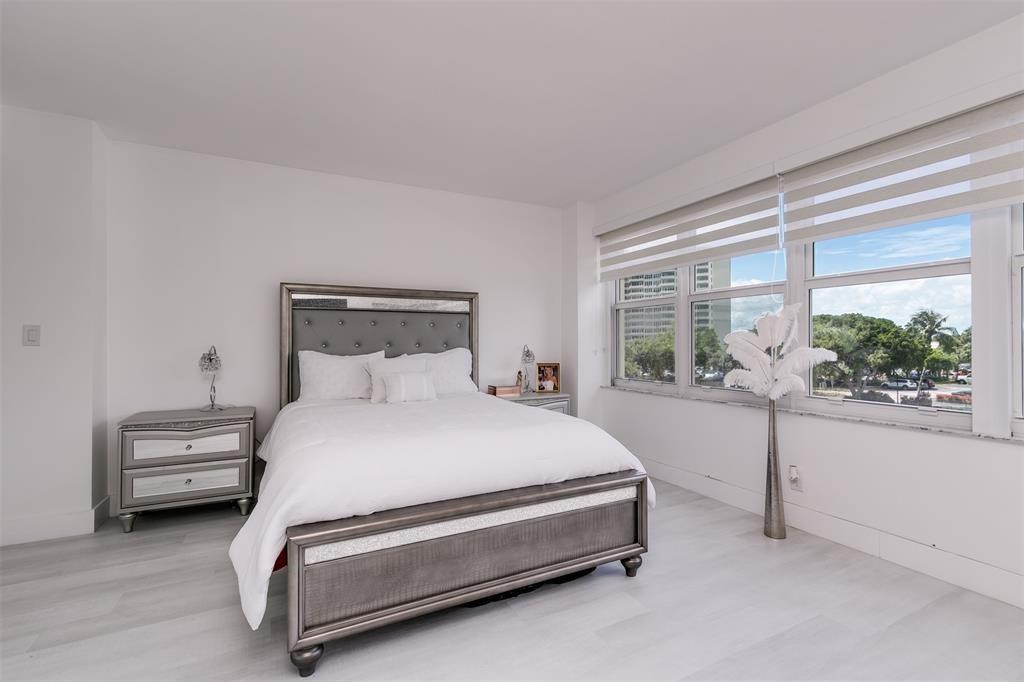 Coral Ridge Towers South - Residential