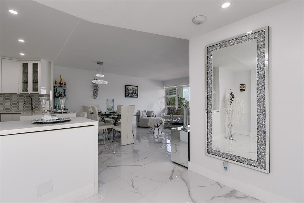 Coral Ridge Towers South - Residential