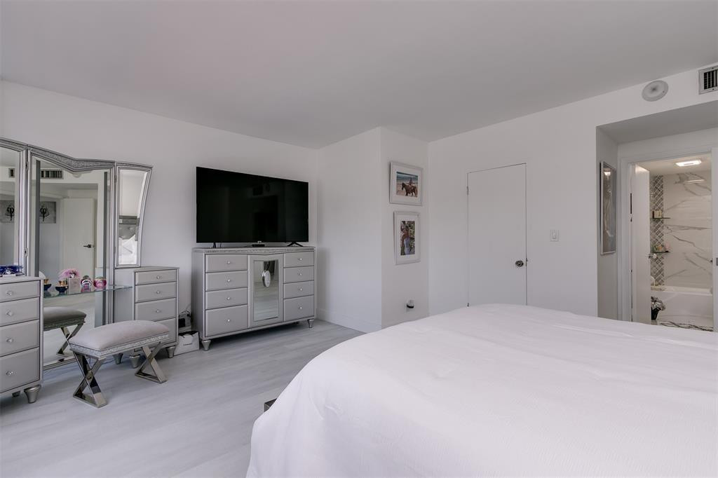 Coral Ridge Towers South - Residential