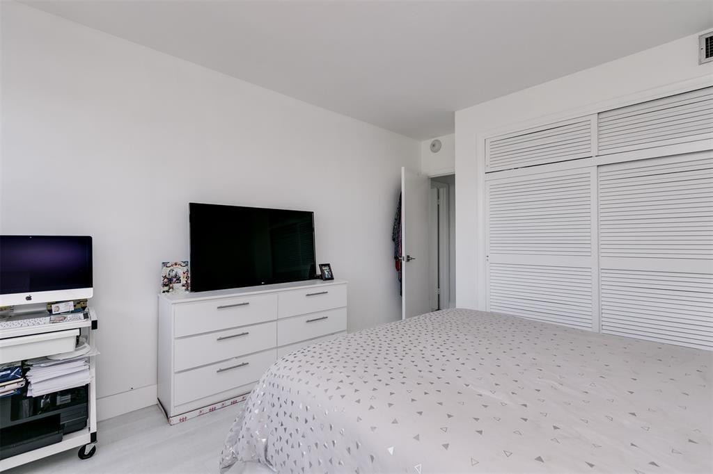 Coral Ridge Towers South - Residential