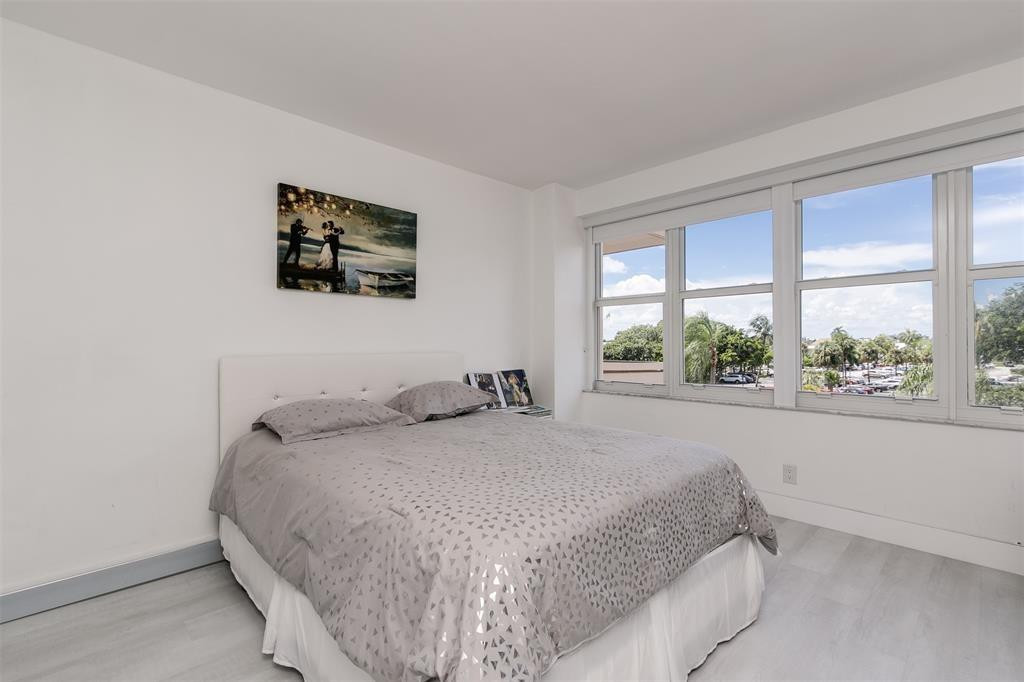 Coral Ridge Towers South - Residential