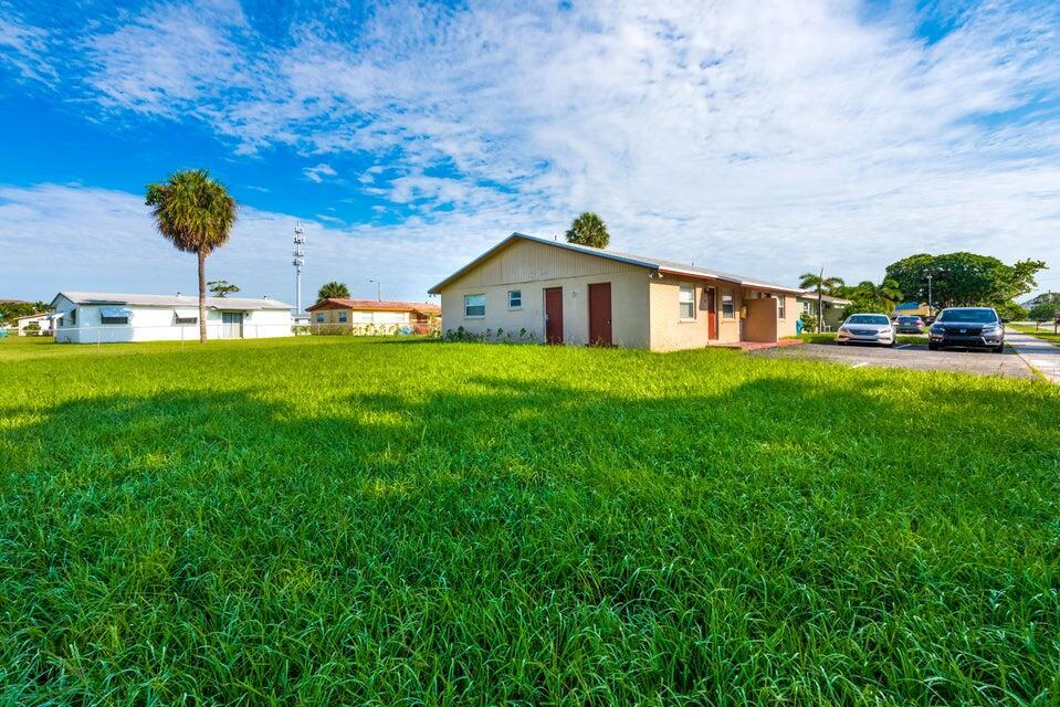 SUTTON MANOR - Residential Lease