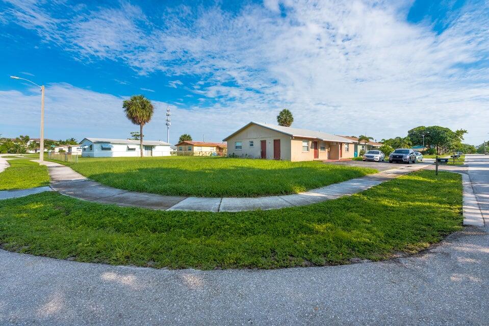 SUTTON MANOR - Residential Lease