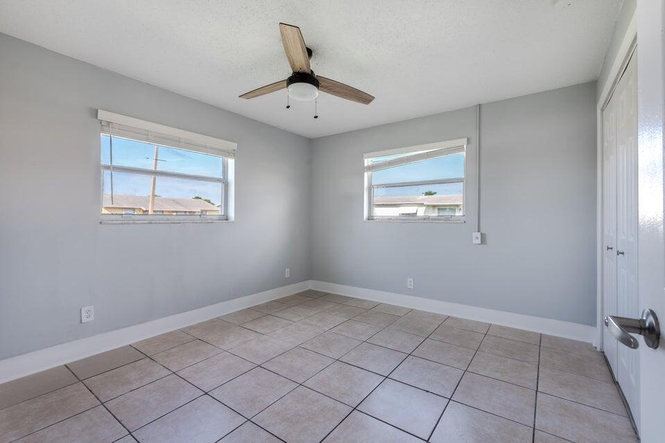 SUTTON MANOR - Residential Lease