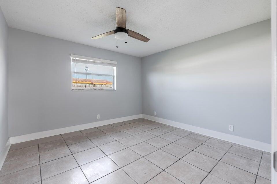 SUTTON MANOR - Residential Lease