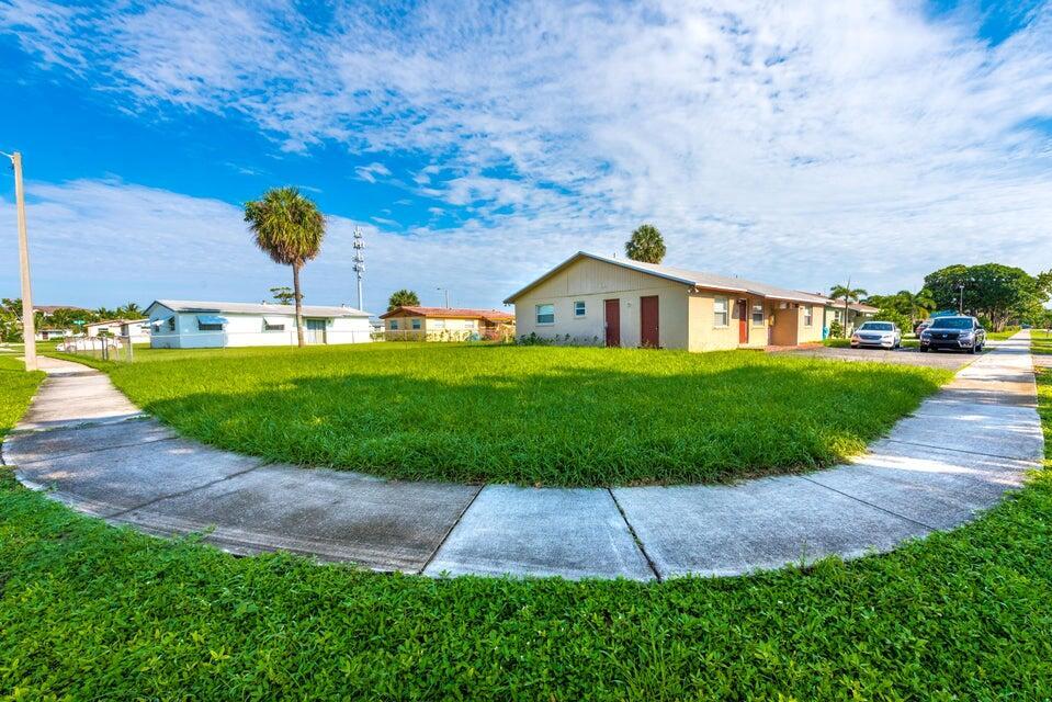 SUTTON MANOR - Residential Lease