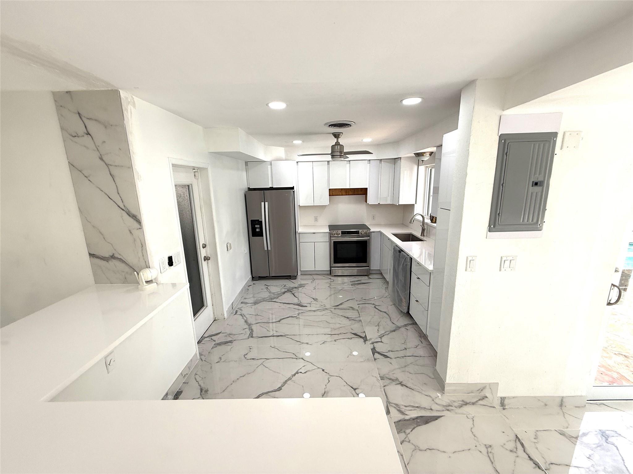 Cypress Point 28-16 B - Residential Lease