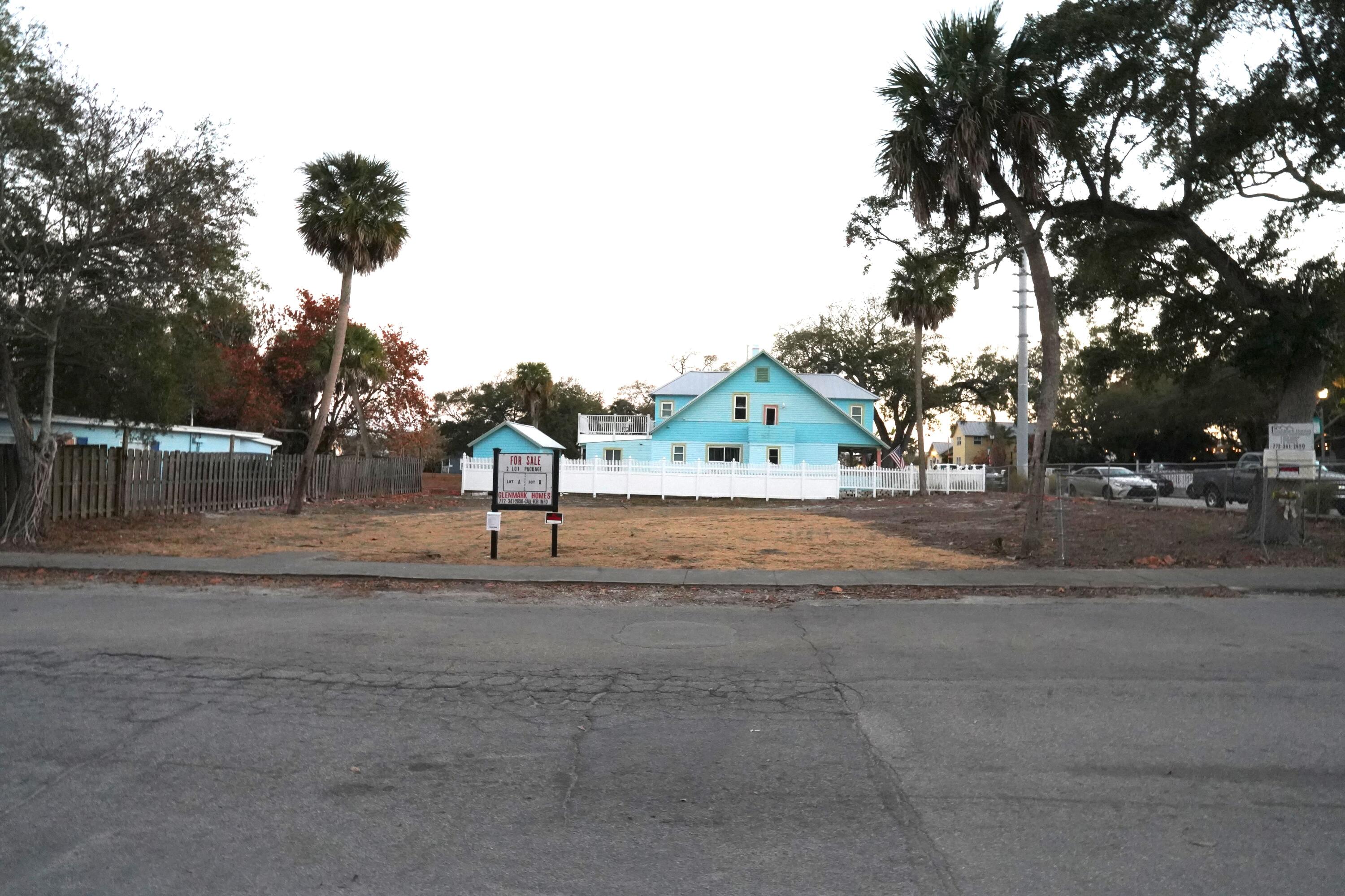 ASSESSOR'S MAP OF N PART OF FORT PIERCE - Land