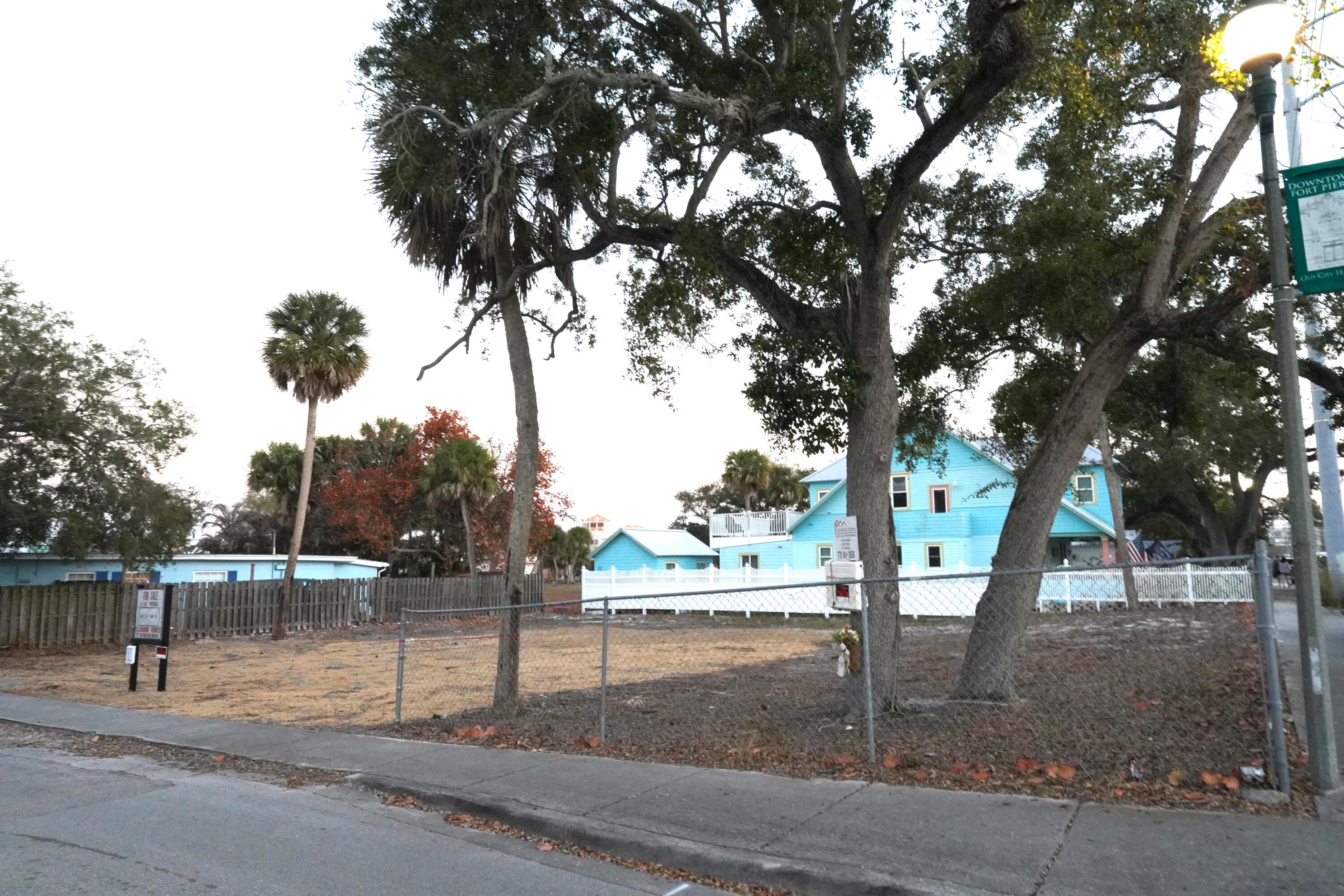 ASSESSOR'S MAP OF N PART OF FORT PIERCE - Land