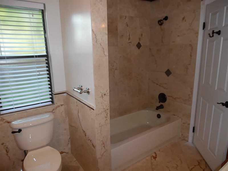 CRESTWOOD SUB UNIT 2 - Residential Lease