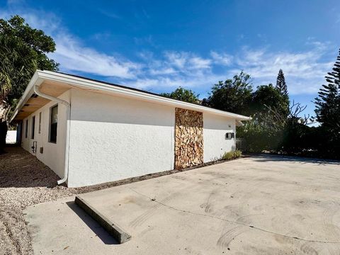 1514 N Federal Hwy Highway 2 Lake Worth Beach FL 33460