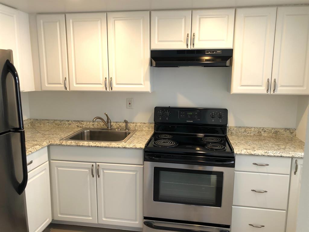 BOCA HILLS CONDO - Residential Lease