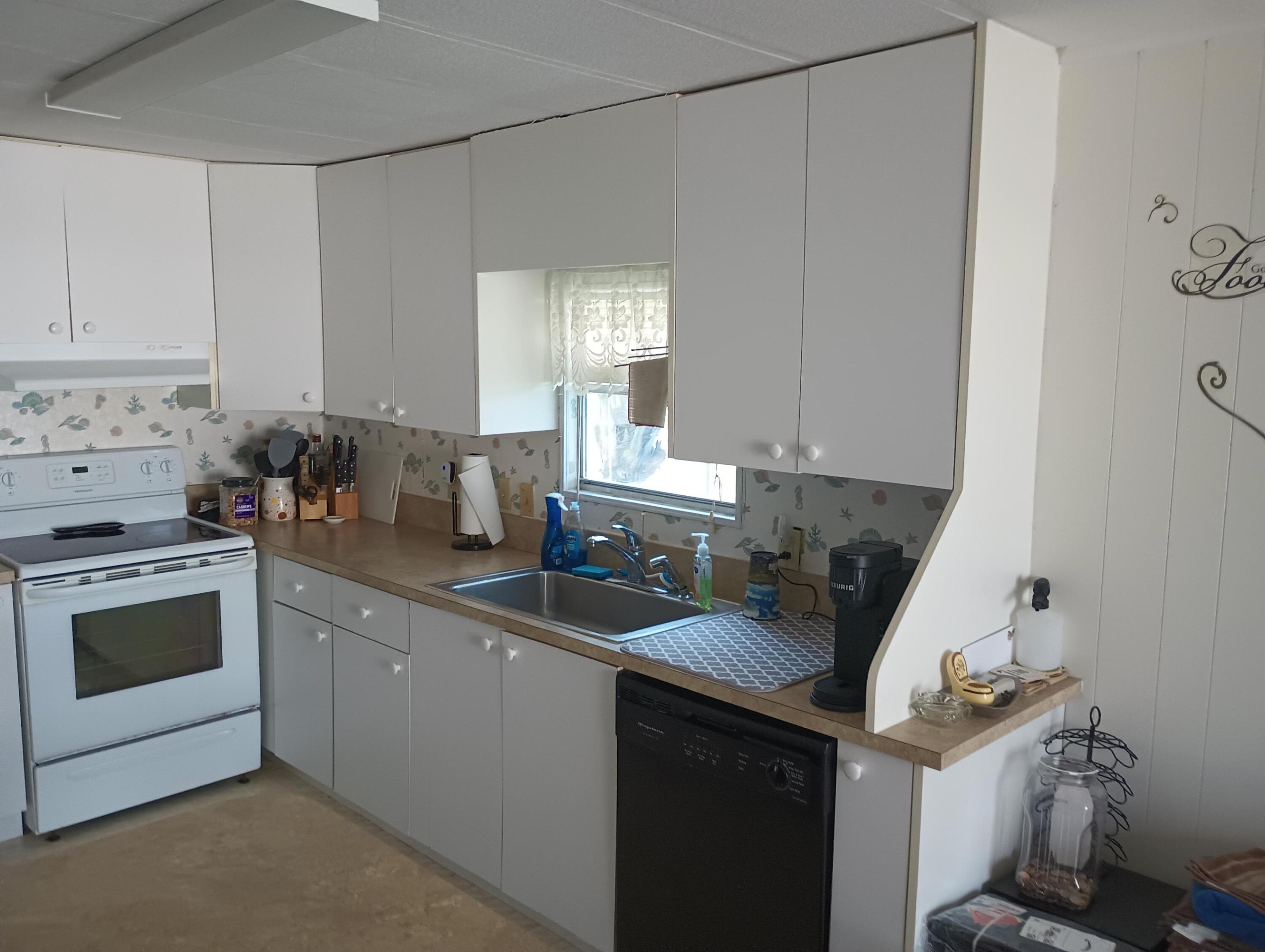 Spanish Lakes Riverfront - Residential