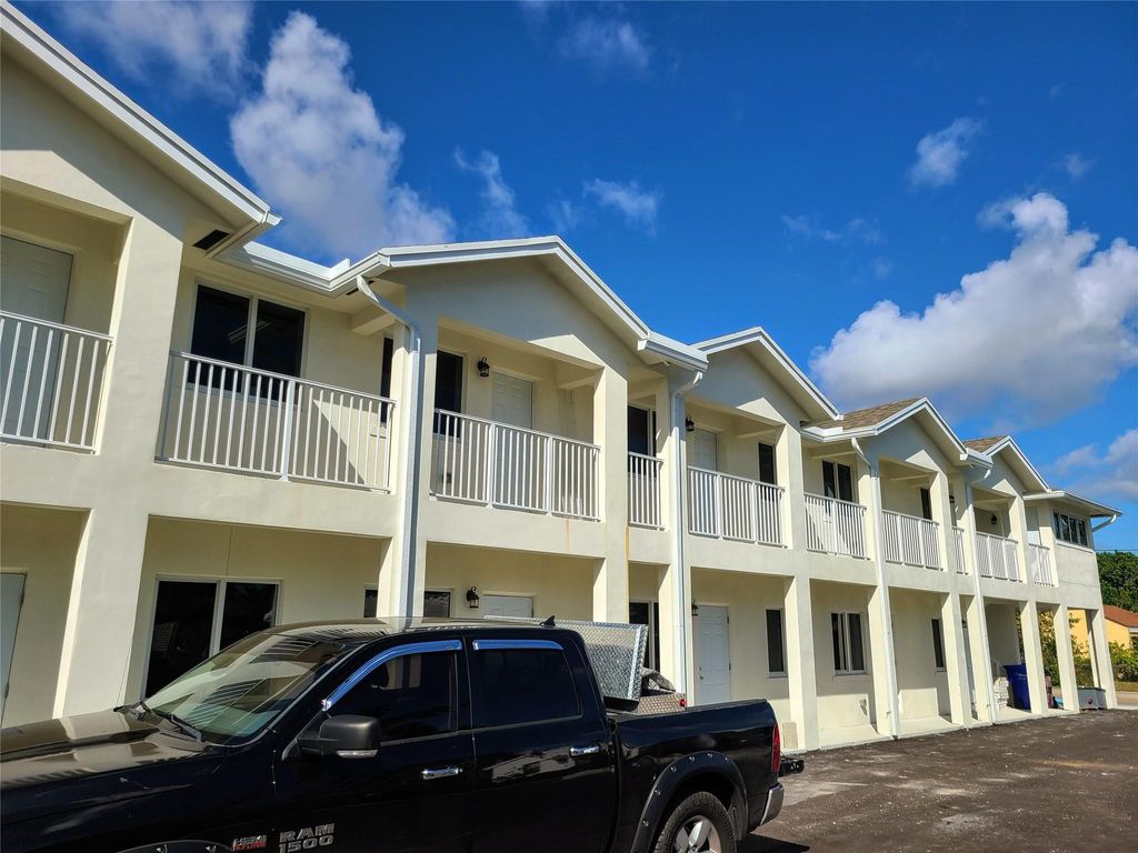 Photo of 2324 Johnson Street #6, Hollywood, FL 33020 (MLS # F10550403)