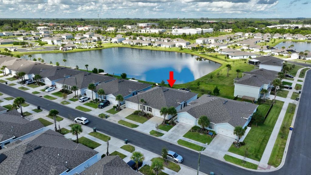 Photo of 806 Persimmon Place, Fort Pierce, FL 34981 (MLS # R11152991)