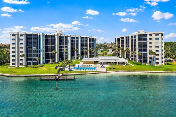 19800 SANDPOINTE BAY DR APT 201, TEQUESTA, FL 33469 - Image 19d4b7f599feb363e241ee6197ef6ea1/3950257572