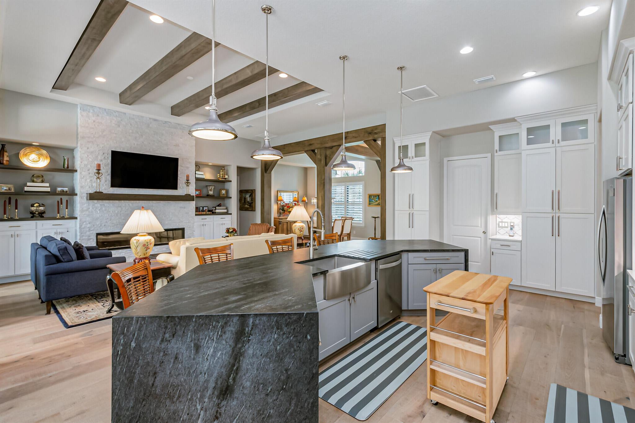 ST. ANDREWS MANOR PHASE THREE - Residential