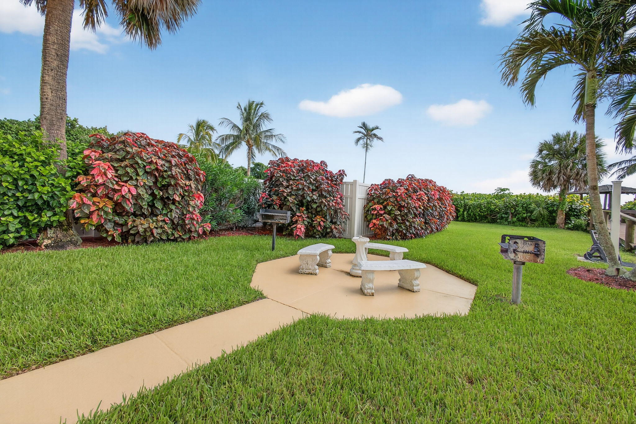 SEA PALMS CONDOMINIUM - Residential