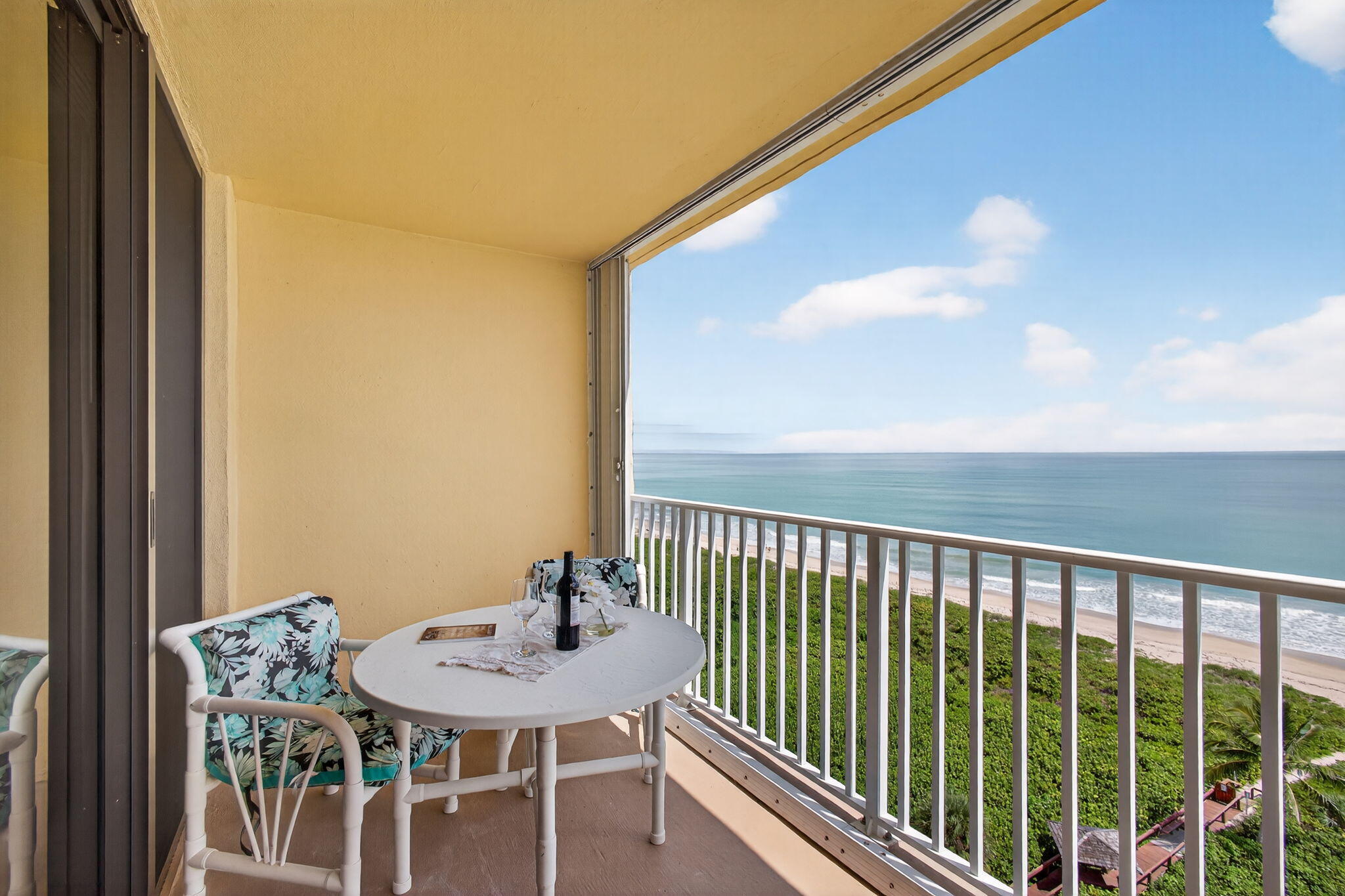 SEA PALMS CONDOMINIUM - Residential