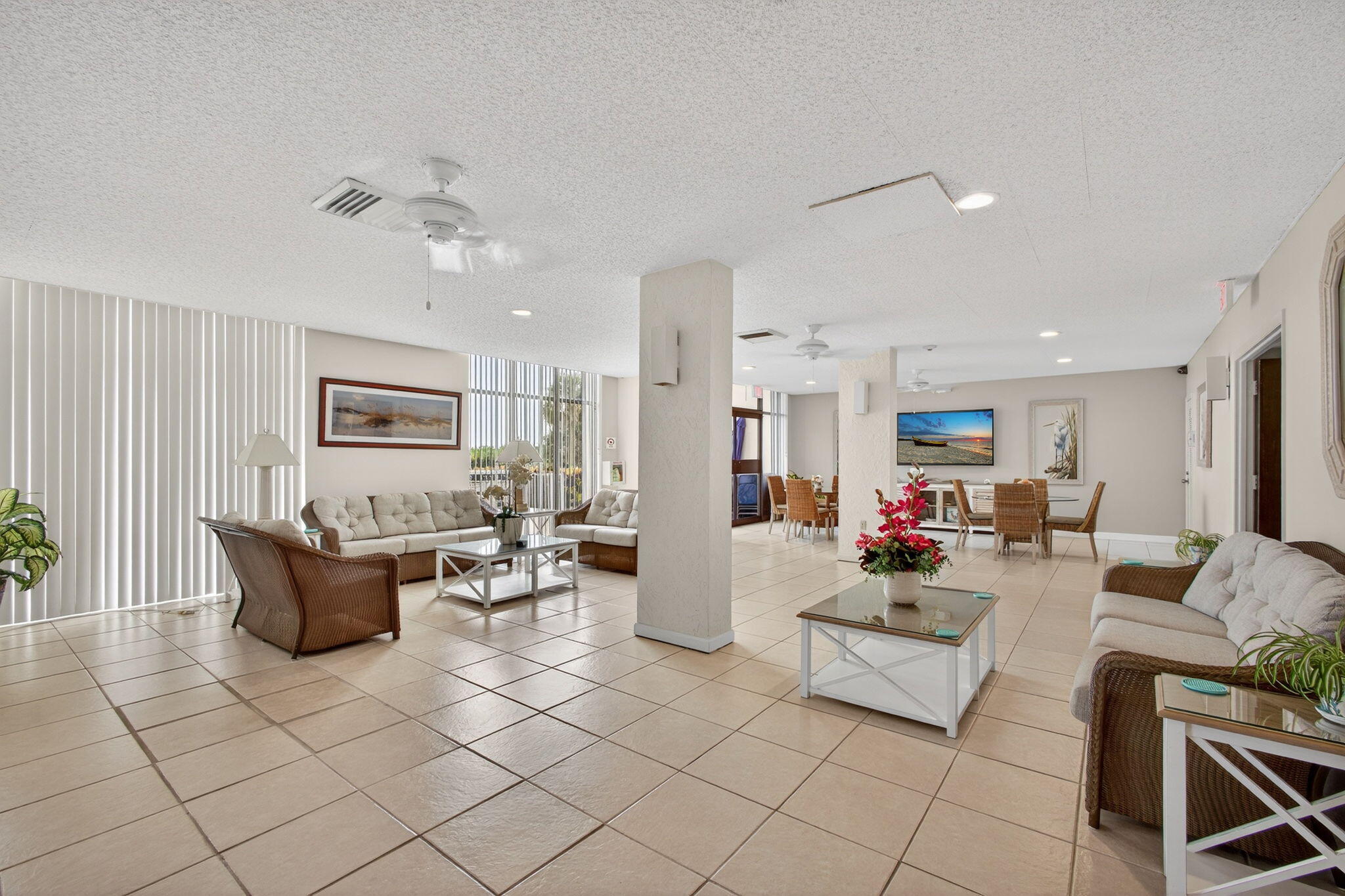 SEA PALMS CONDOMINIUM - Residential