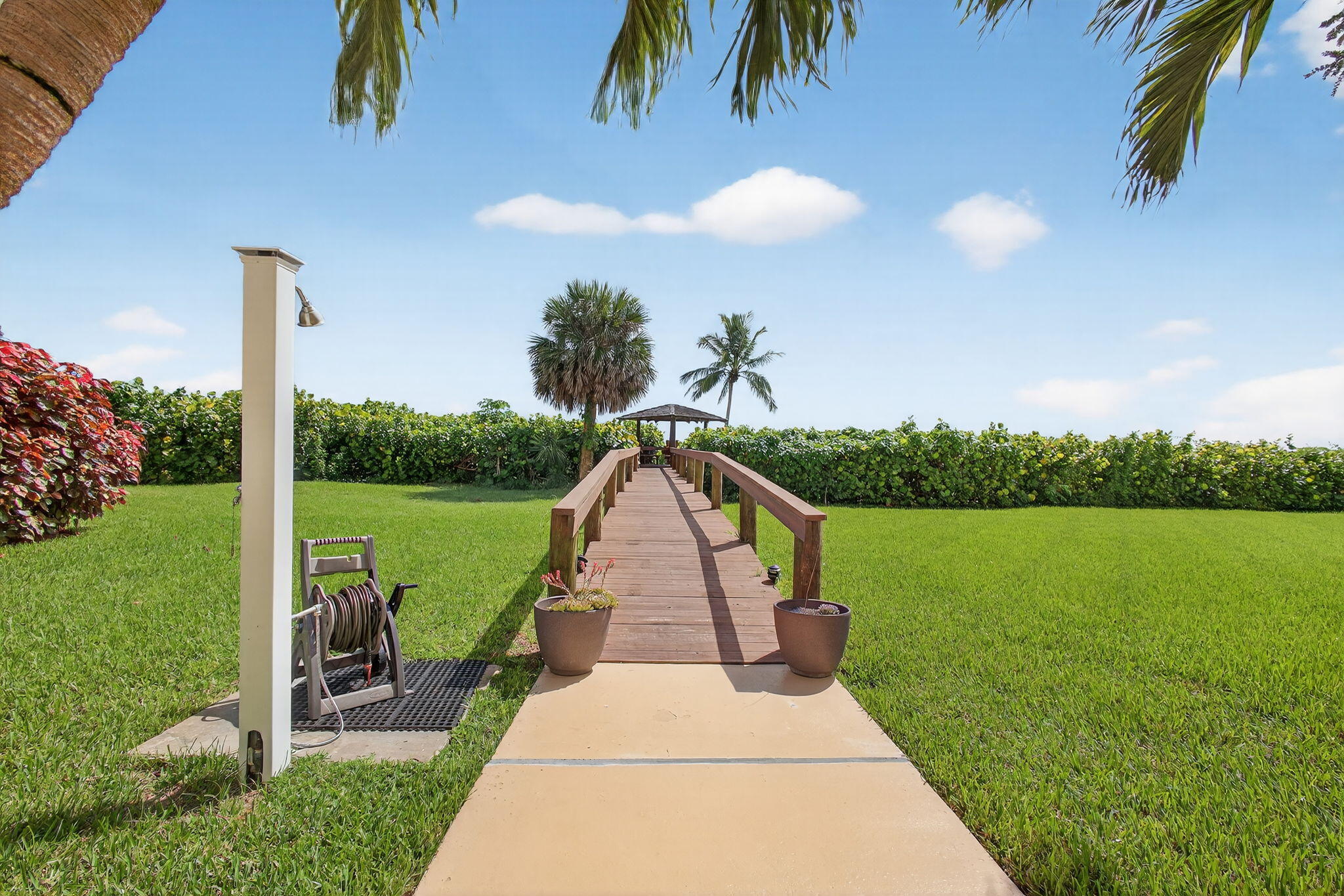 SEA PALMS CONDOMINIUM - Residential