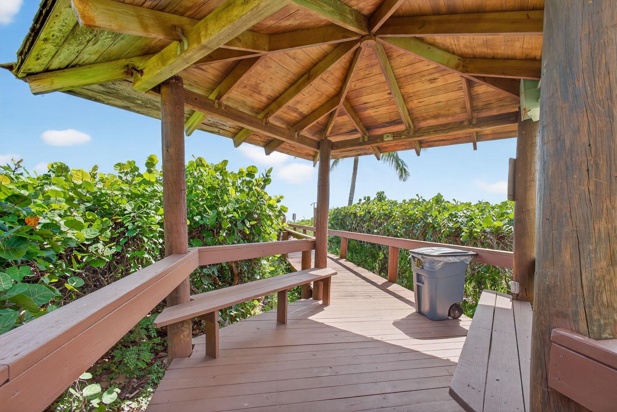 SEA PALMS CONDOMINIUM - Residential