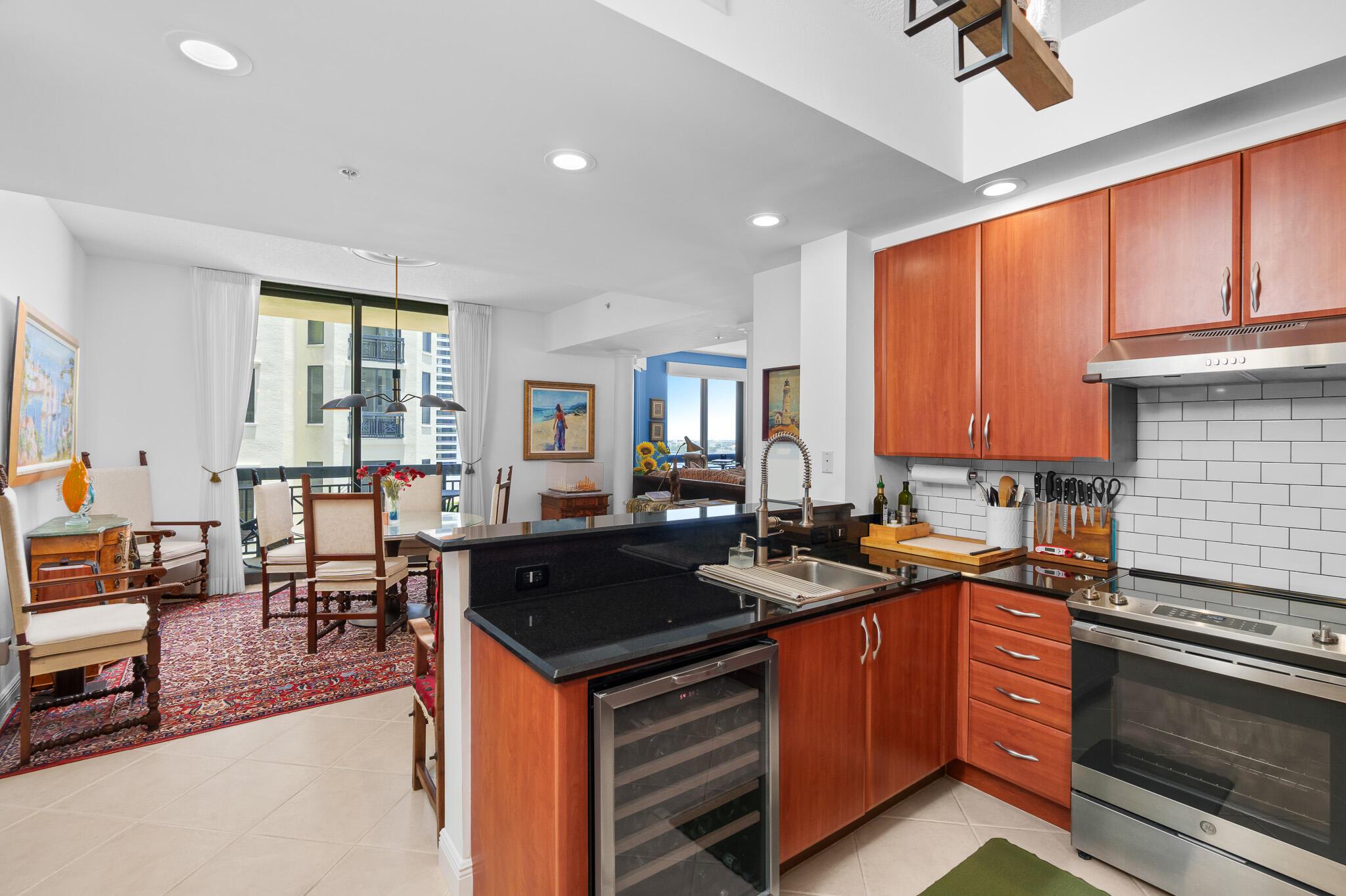 ONE CITY PLAZA CONDO - Residential