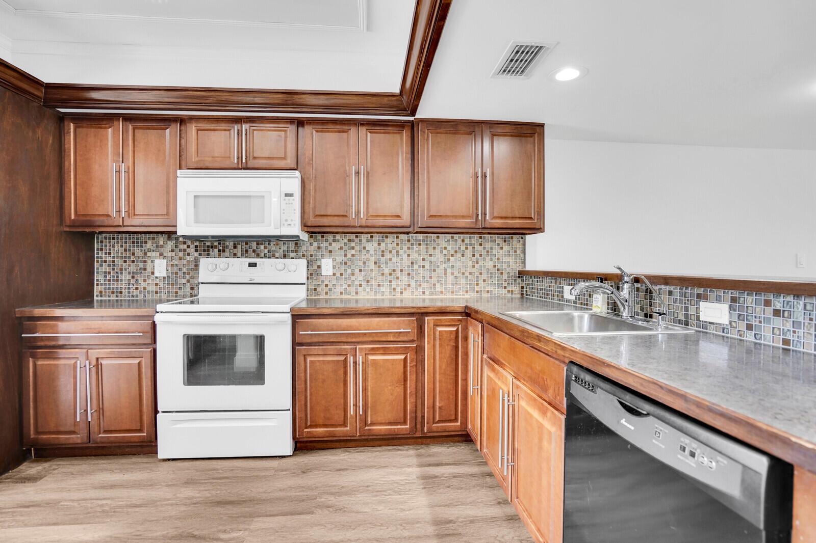 LANDS OF THE PRESIDENT CO - Residential