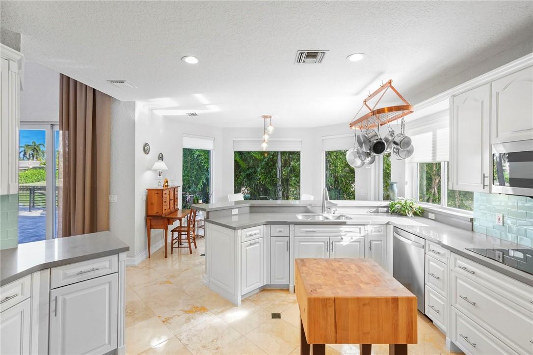 The Cove 2nd Sec 33-27 B - Residential