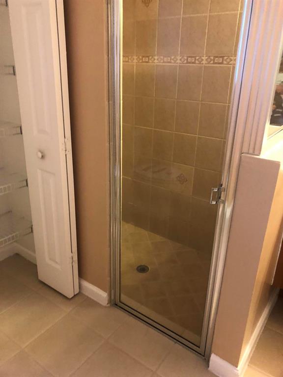 VICTORIA WOODS 4 - Residential Lease