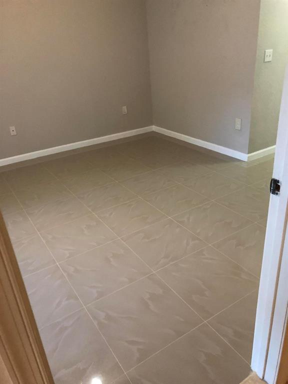 VICTORIA WOODS 4 - Residential Lease