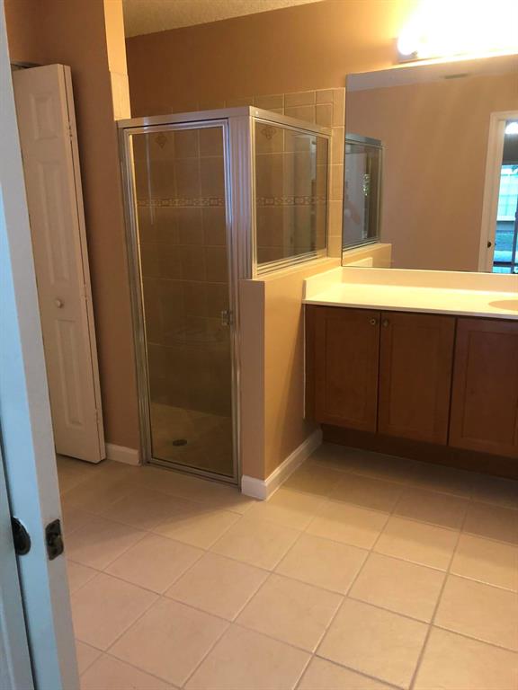 VICTORIA WOODS 4 - Residential Lease