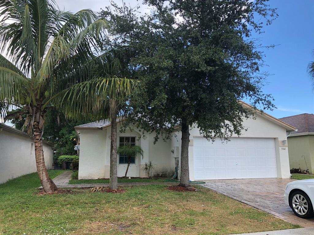 VICTORIA WOODS 4 - Residential Lease