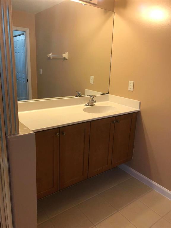 VICTORIA WOODS 4 - Residential Lease