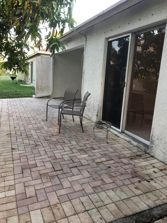 VICTORIA WOODS 4 - Residential Lease