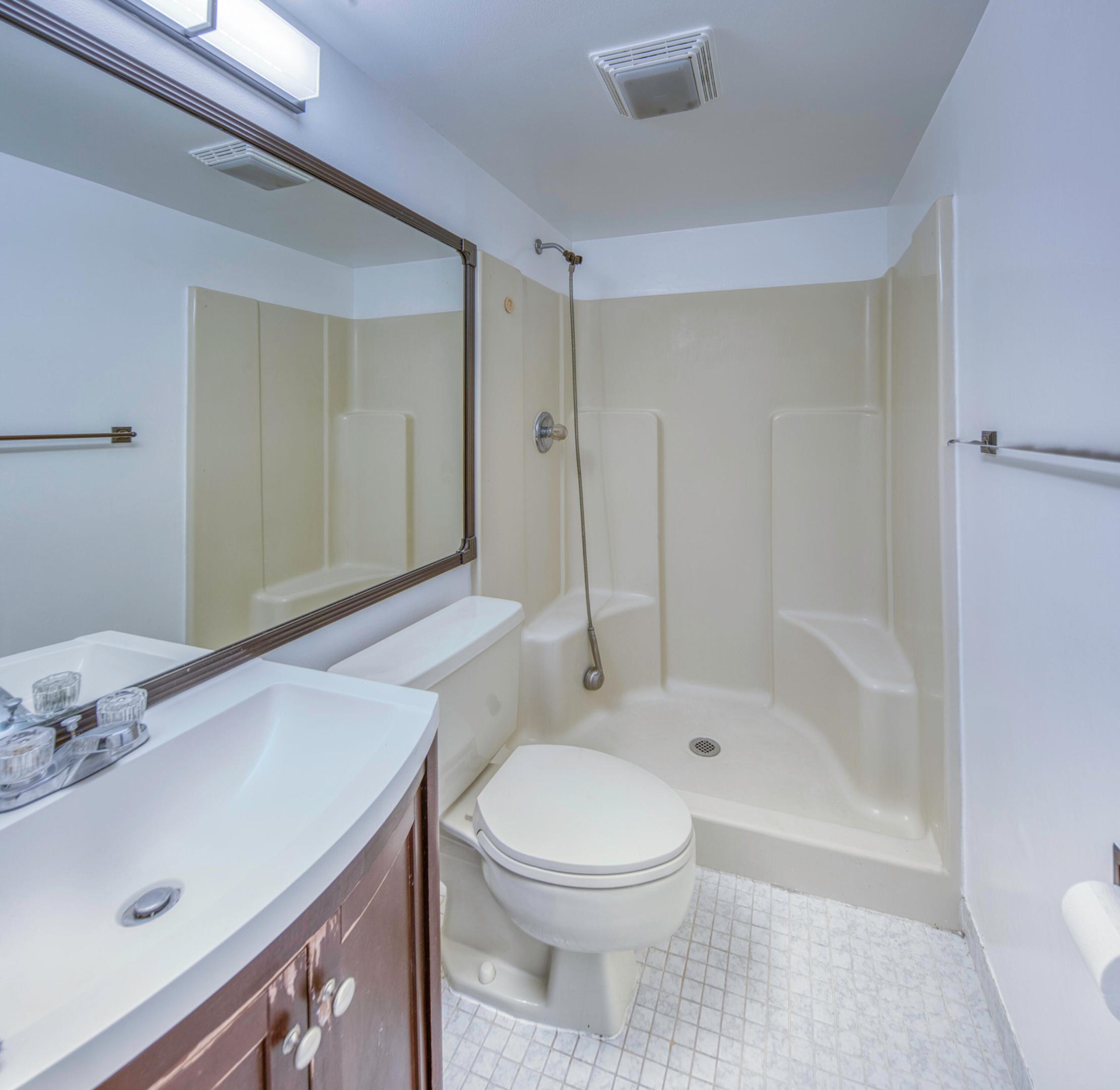 HIDDEN HARBOUR OF THE PALM BEACHES COND DECL FILED - Residential