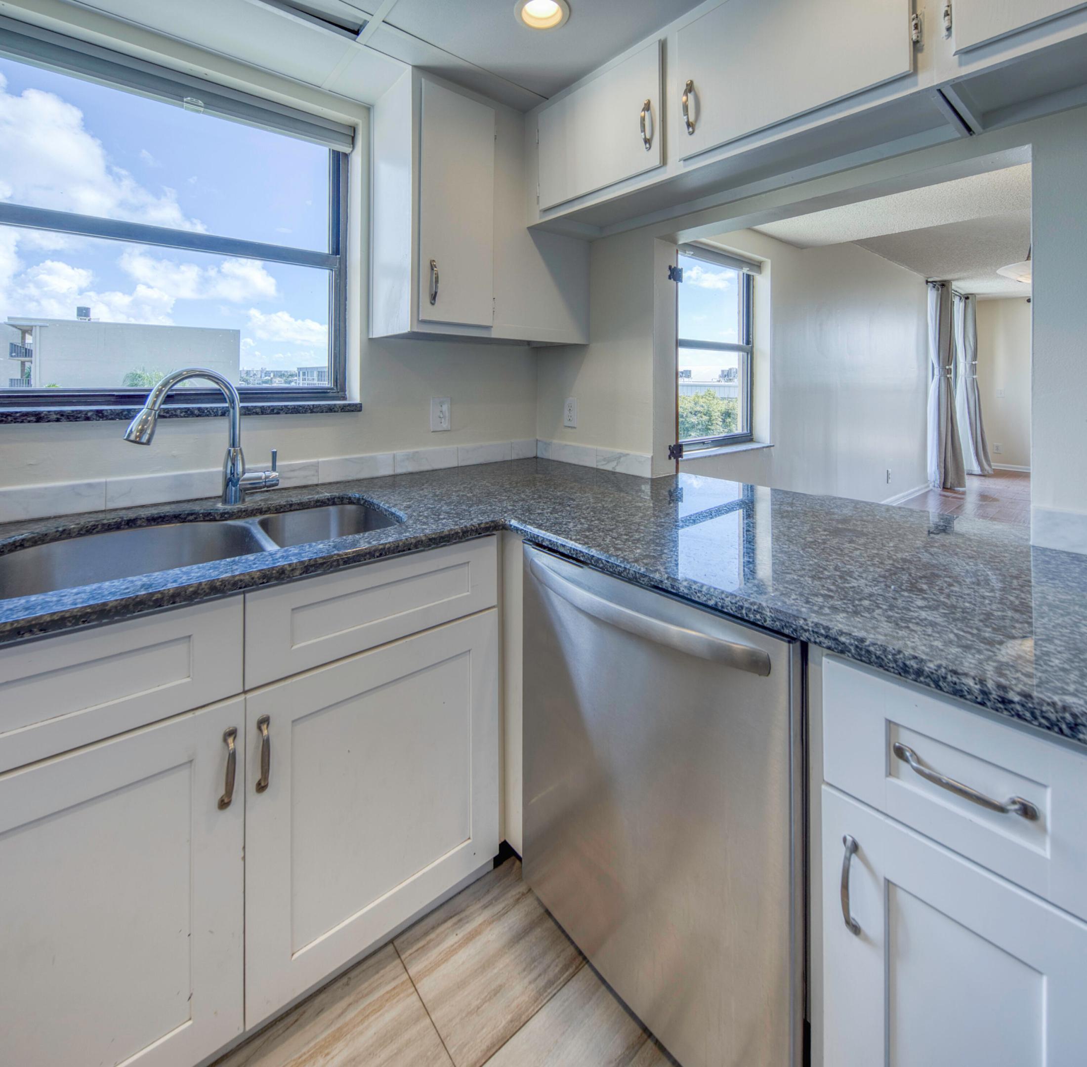 HIDDEN HARBOUR OF THE PALM BEACHES COND DECL FILED - Residential