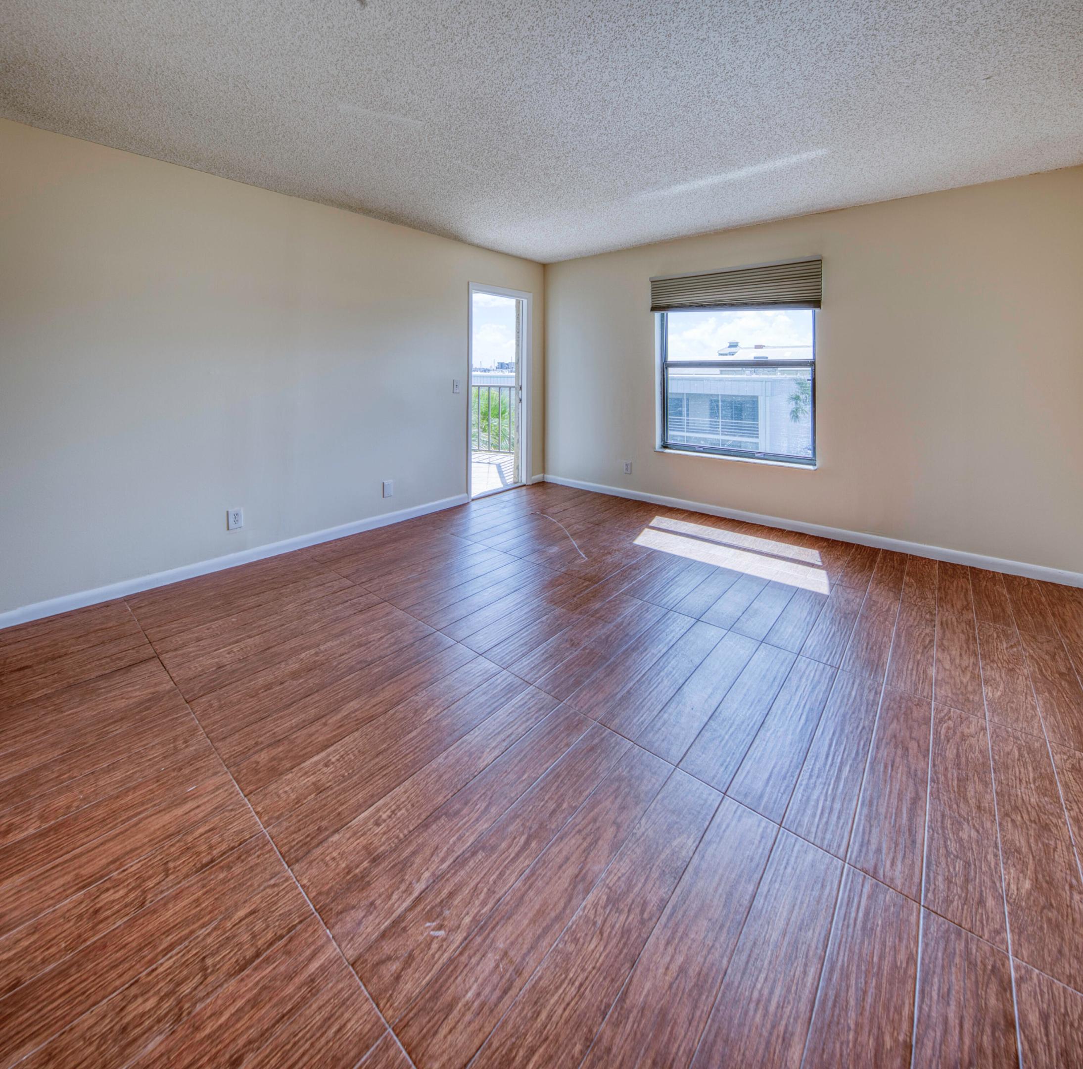 HIDDEN HARBOUR OF THE PALM BEACHES COND DECL FILED - Residential