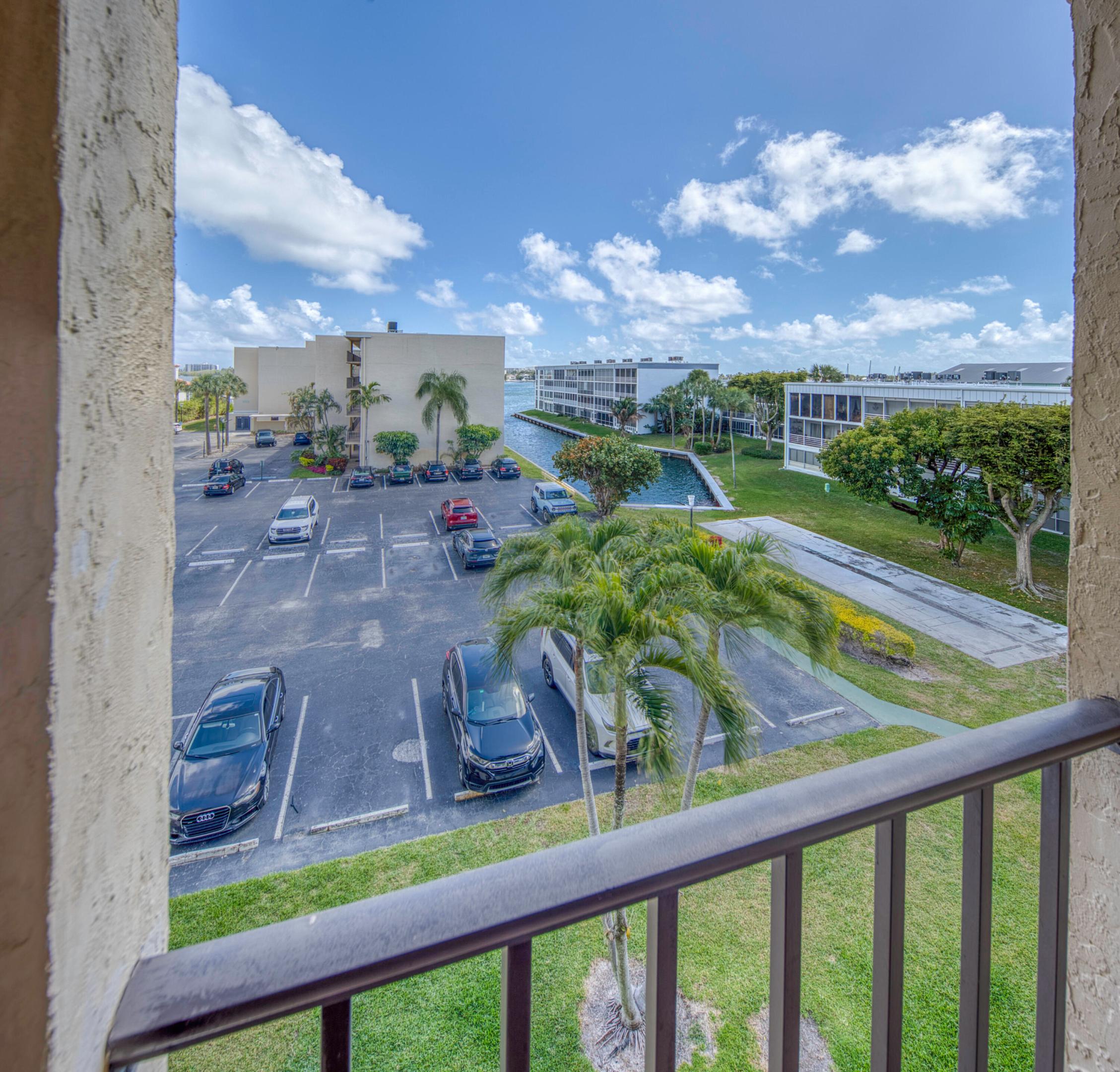 HIDDEN HARBOUR OF THE PALM BEACHES COND DECL FILED - Residential