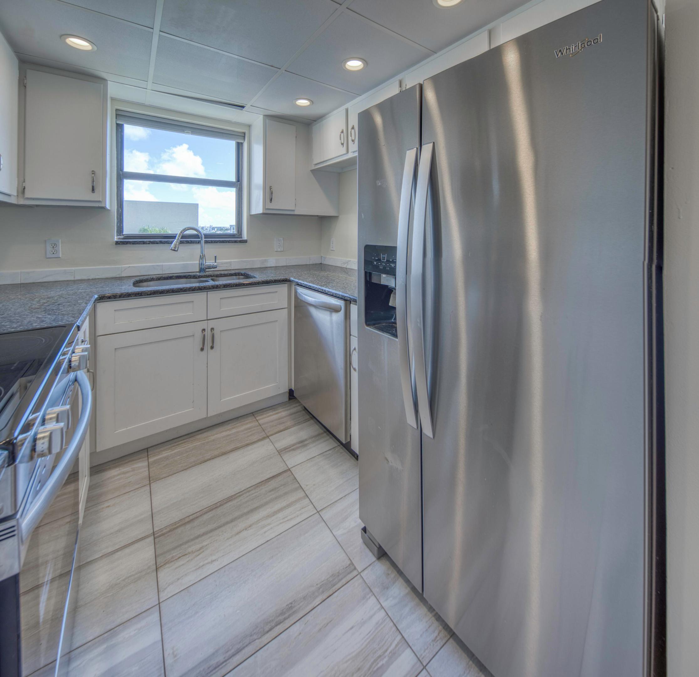 HIDDEN HARBOUR OF THE PALM BEACHES COND DECL FILED - Residential