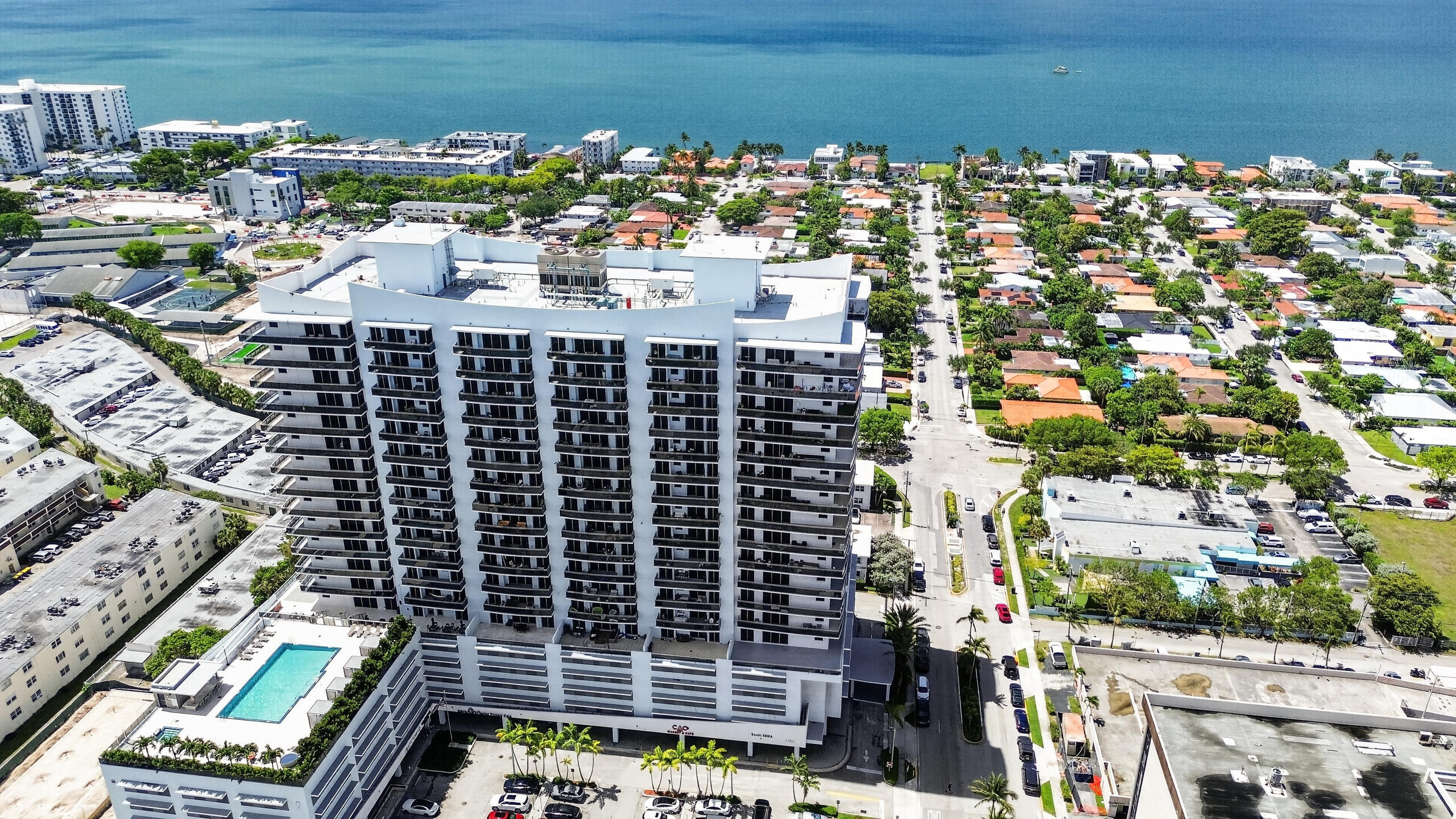 7901 Hispanola Avenue 807, North Bay Village, FL, 33141/$625,000 2 7901 Hispanola Avenue 807